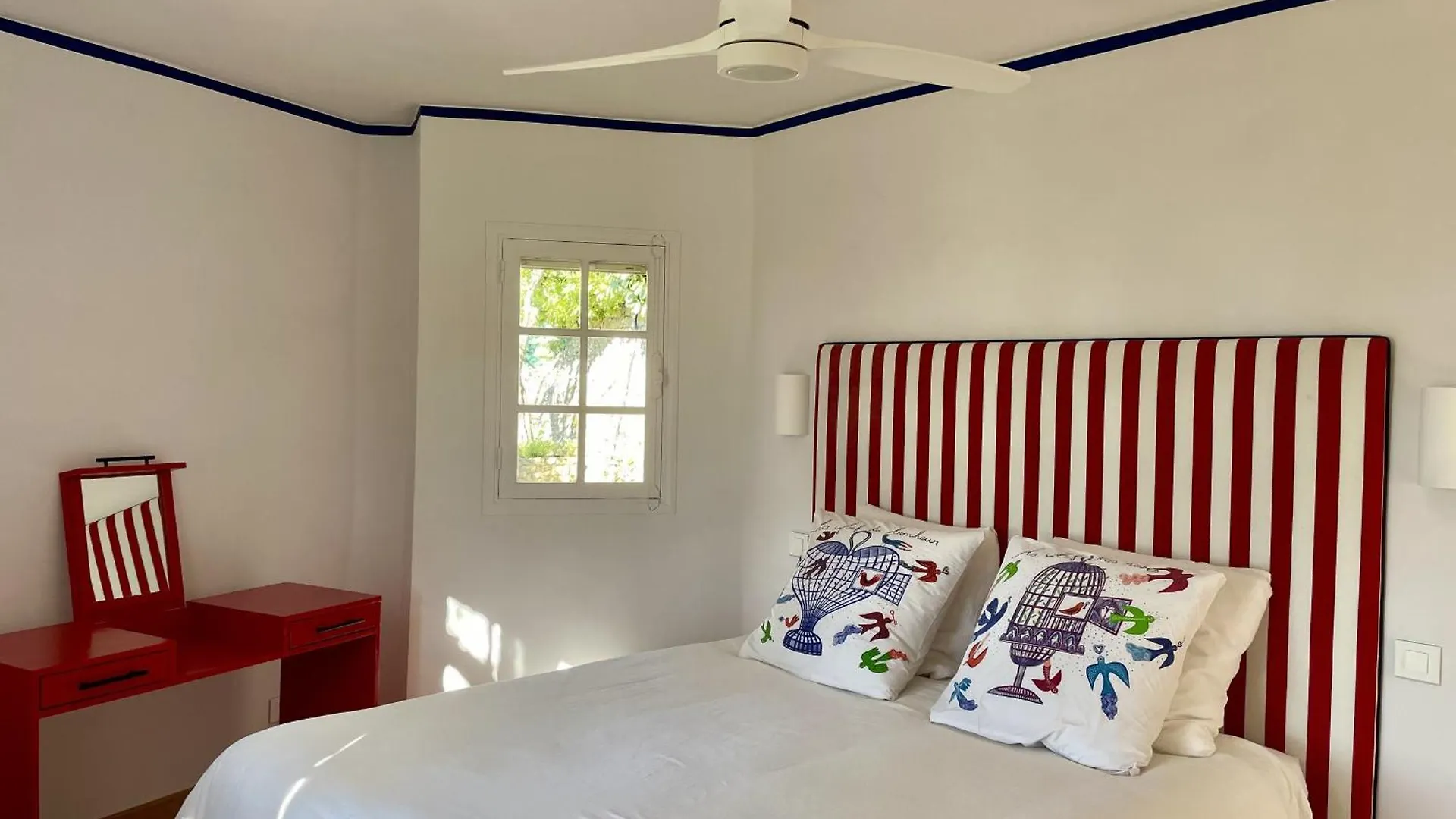 Villa Pipa Polaris I Suite Bebop - Vue Privilegiee, Chic, Lumineuse Speracedes Guest house