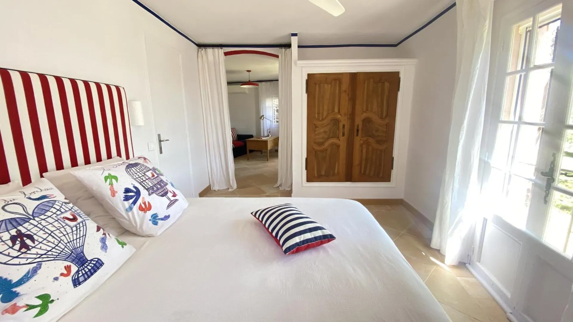 Guest house Villa Pipa Polaris I Suite Bebop - Vue Privilegiee, Chic, Lumineuse Speracedes France